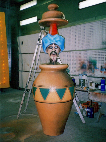 Photo - Finished thief in a pot - Ali Baba 2005 - Blackpool Illuminations Gallery - &copy; Sarah Myerscough
