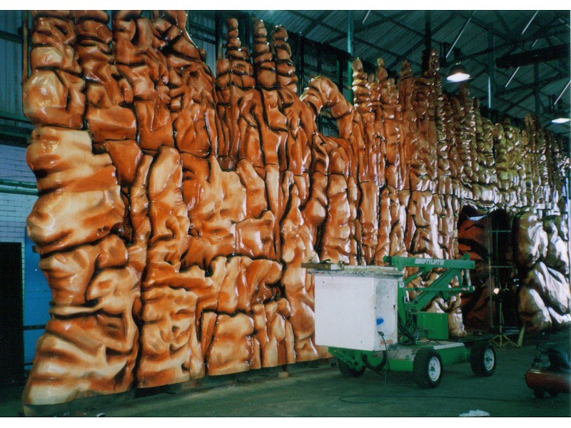 Photo - The huge 3D tableau backdrop in the depot sheds - Ali Baba 2005 - Blackpool Illuminations Gallery - &copy; Sarah Myerscough