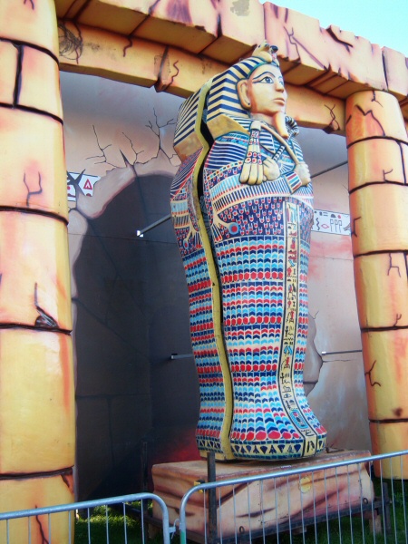 Photo - Animated opening sarcophagus - Egyptian Tableau 2007 - Blackpool Illuminations Gallery - &copy; Sarah Myerscough