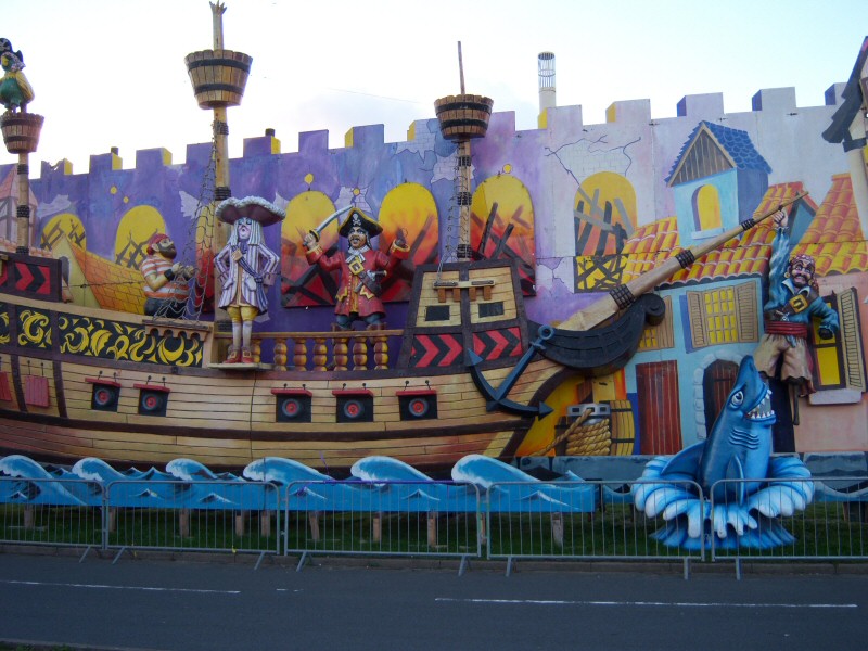 Photo - Sir J Moore pirate ship on the Pirate Tableau - Pirate Tableau 2006 - Blackpool Illuminations Gallery - &copy; Sarah Myerscough