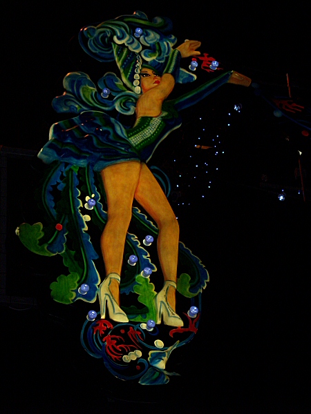 Photo - Galatie lit up during the Illuminations - Decodance 2007 - Blackpool Illuminations Gallery - © Sarah Myerscough