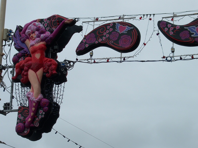Photo - Cupide fitted and ready for the switch-on - Erection and Switch-On - Making of a Blackpool Illumination - © Sarah Myerscough