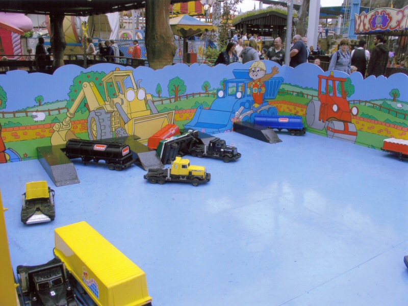 Photo - More of Bradley Beaver\'s antics on the inside wall of the enclosure - Themed Enclosure (Radio Controlled Cars Ride) - Blackpool Pleasure Beach Gallery - © Sarah Myerscough