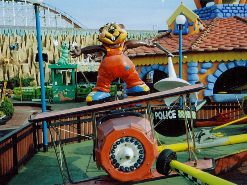 Photo - Fitted to the ride with Beaver Creek, Magic Mountain and the Roller Coaster in the background - Wing Walker (Helicoptor Ride) - Blackpool Pleasure Beach Gallery - © Sarah Myerscough